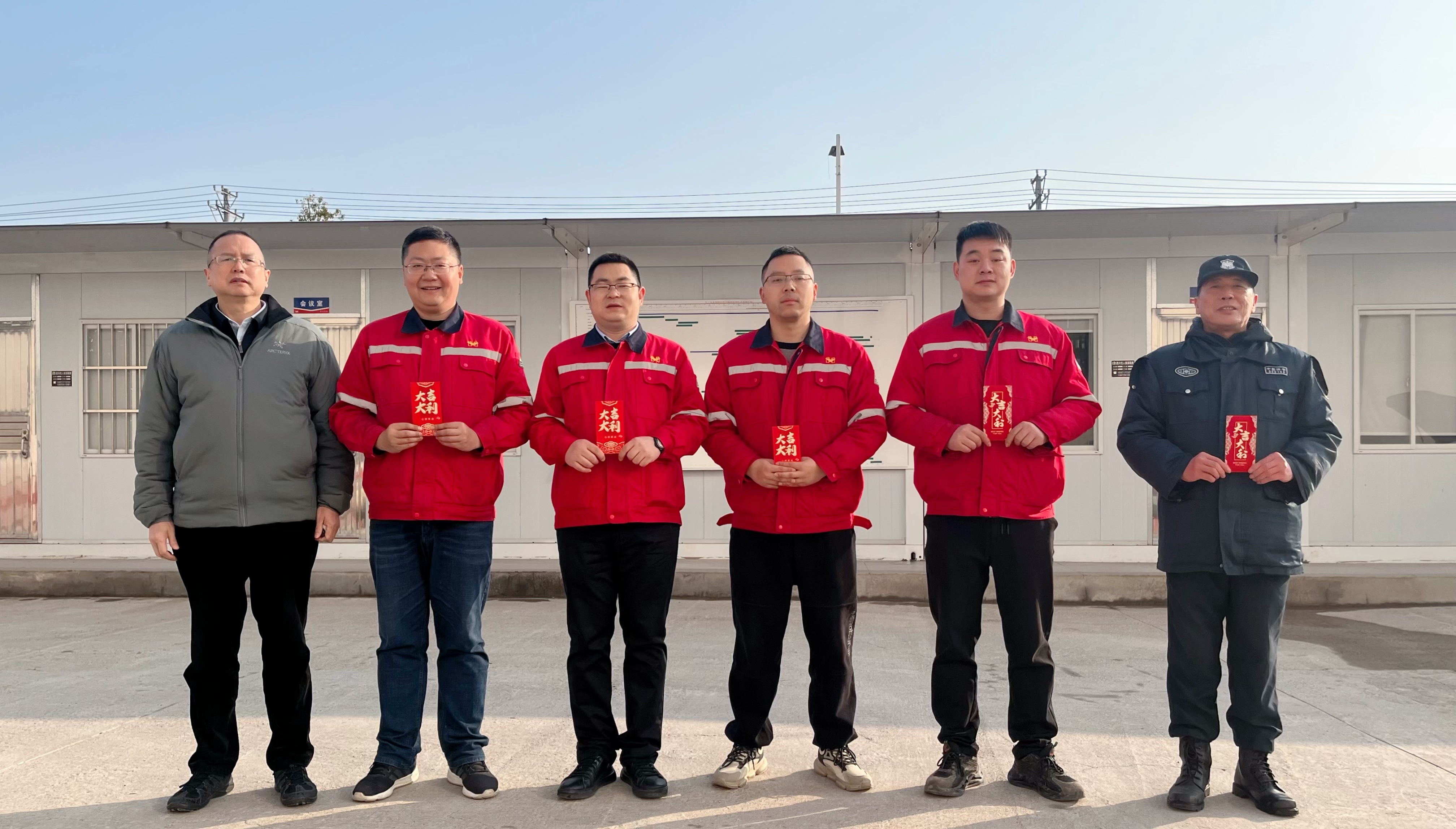 化機公司黨委書記、董事長、總經(jīng)理楊中澤到項目現(xiàn)場走訪慰問(圖2)